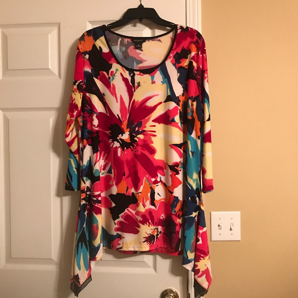 Investments Colorful Floral Shark Bite Top